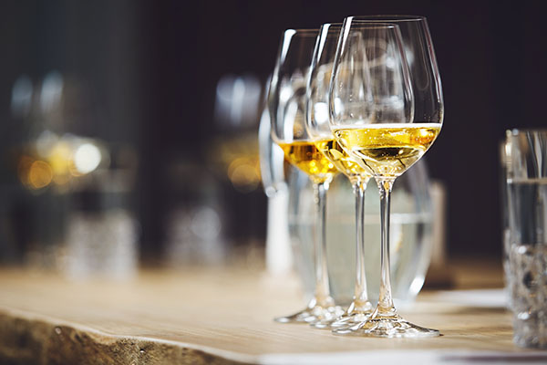 果肉が入ったつぶつぶ感が楽しい人気サワーやワインが豊富◎